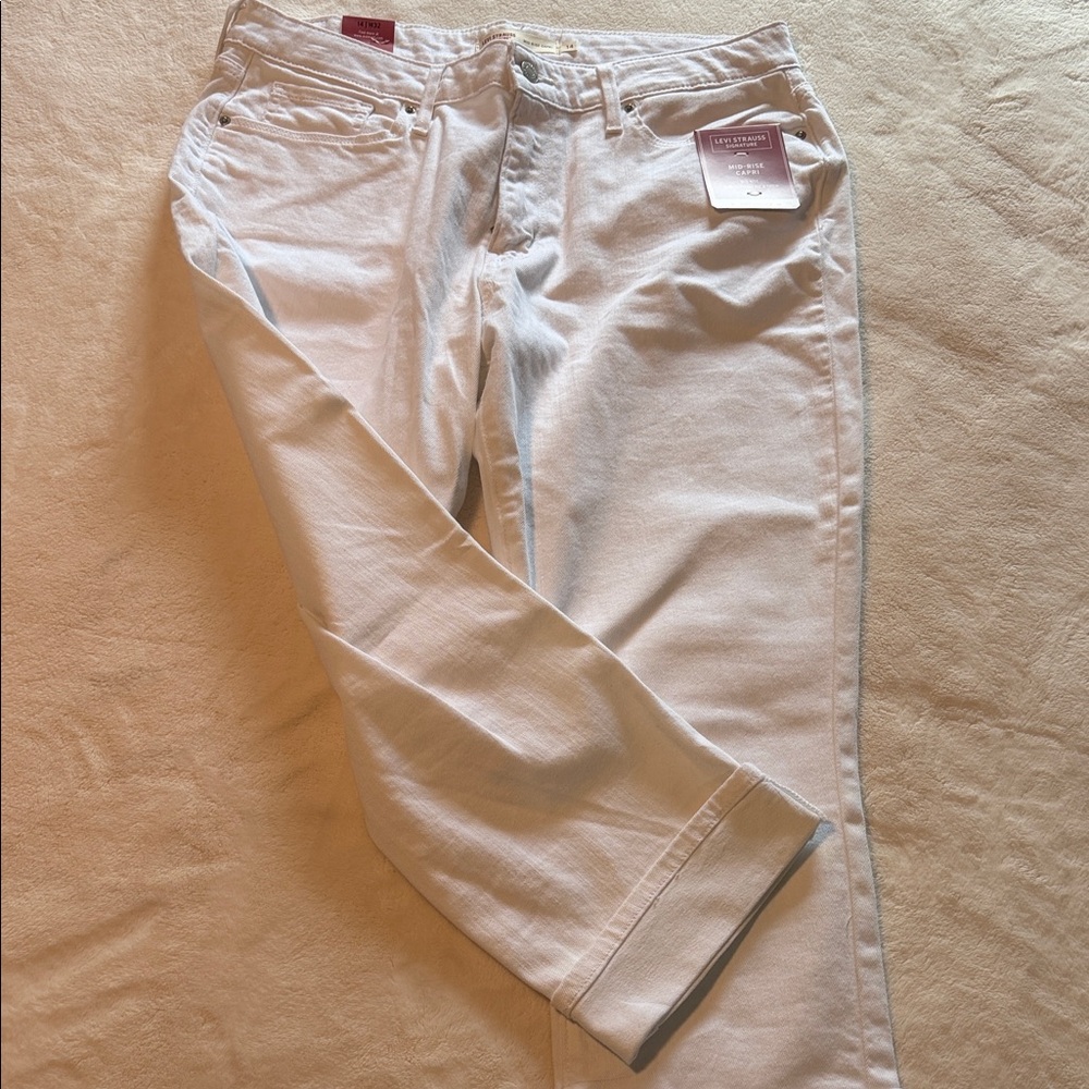 Levi's Women's Ankle & Cropped Jeans - White